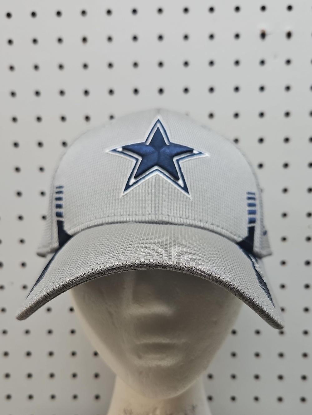 Dallas Cowboys Men's New Era Gray Dallas Cowboys 2021 NFL Sideline  39 THIRTY